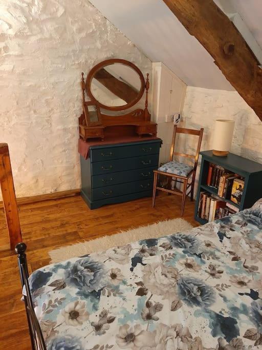 Y Smithy Daire Llanybyther Dış mekan fotoğraf